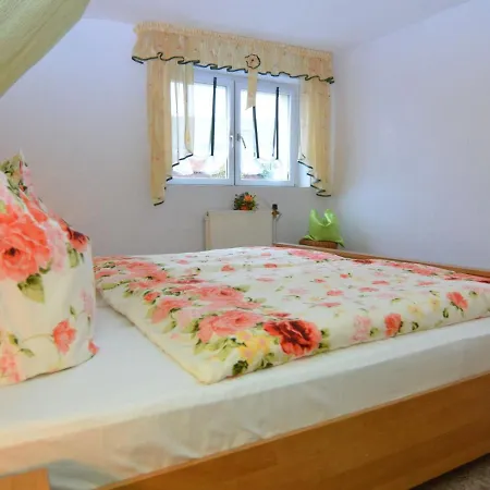 Lejlighed With Garden In Sebnitz *